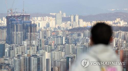 서울 남산에서 바라본 시내 아파트 모습. 사진 연합뉴스